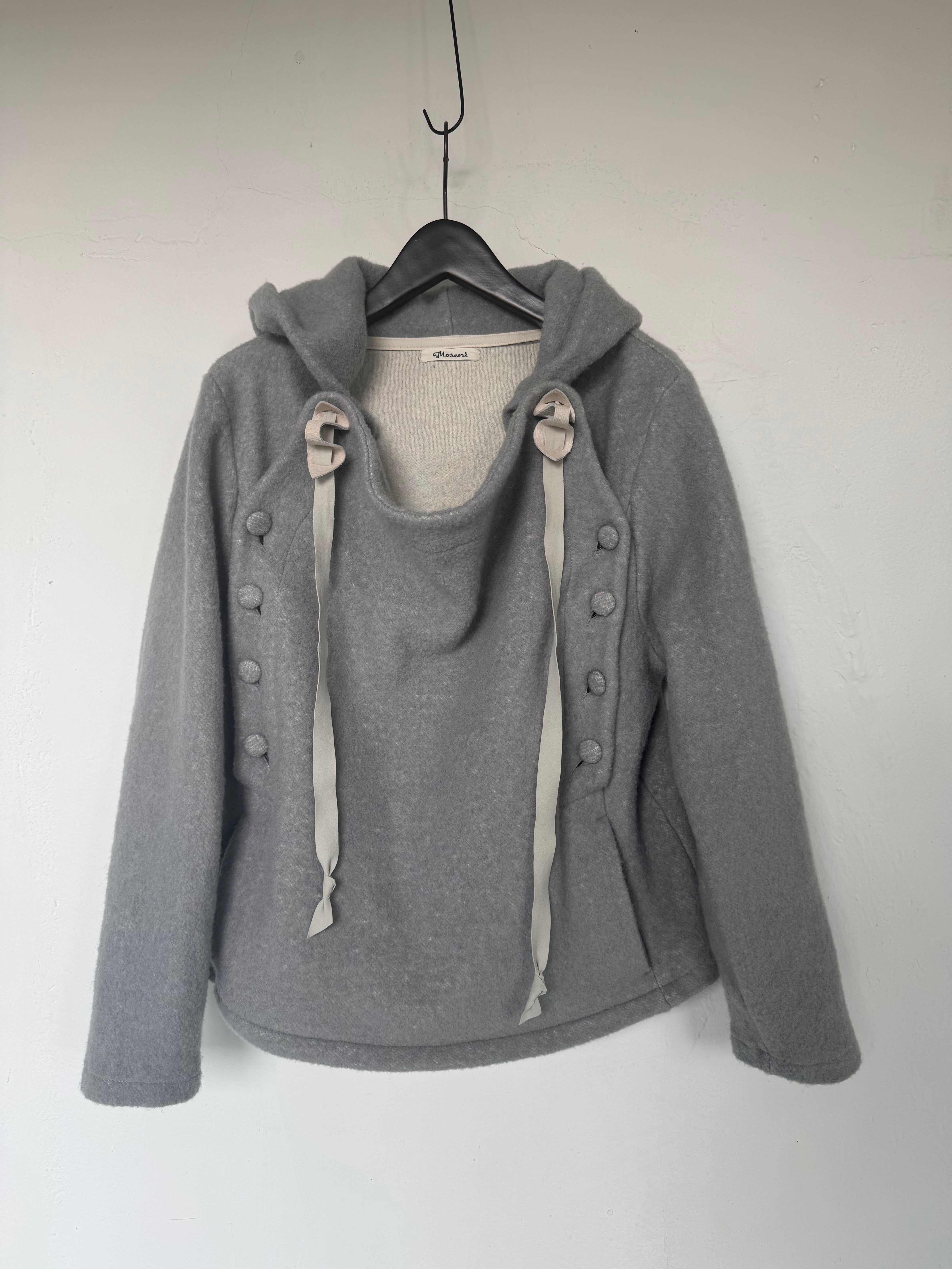 CLOSE HOODED TOP