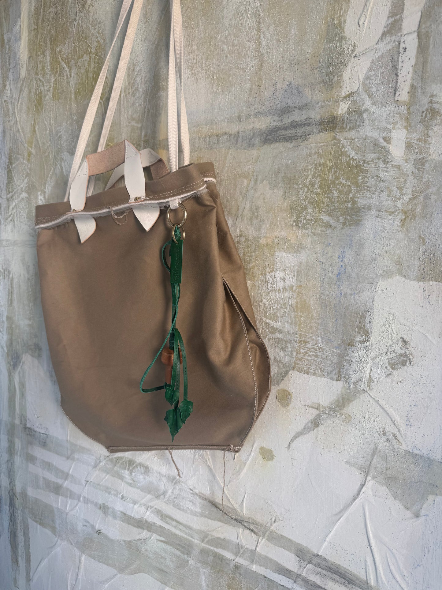 LEAF ARC TOTE BAG