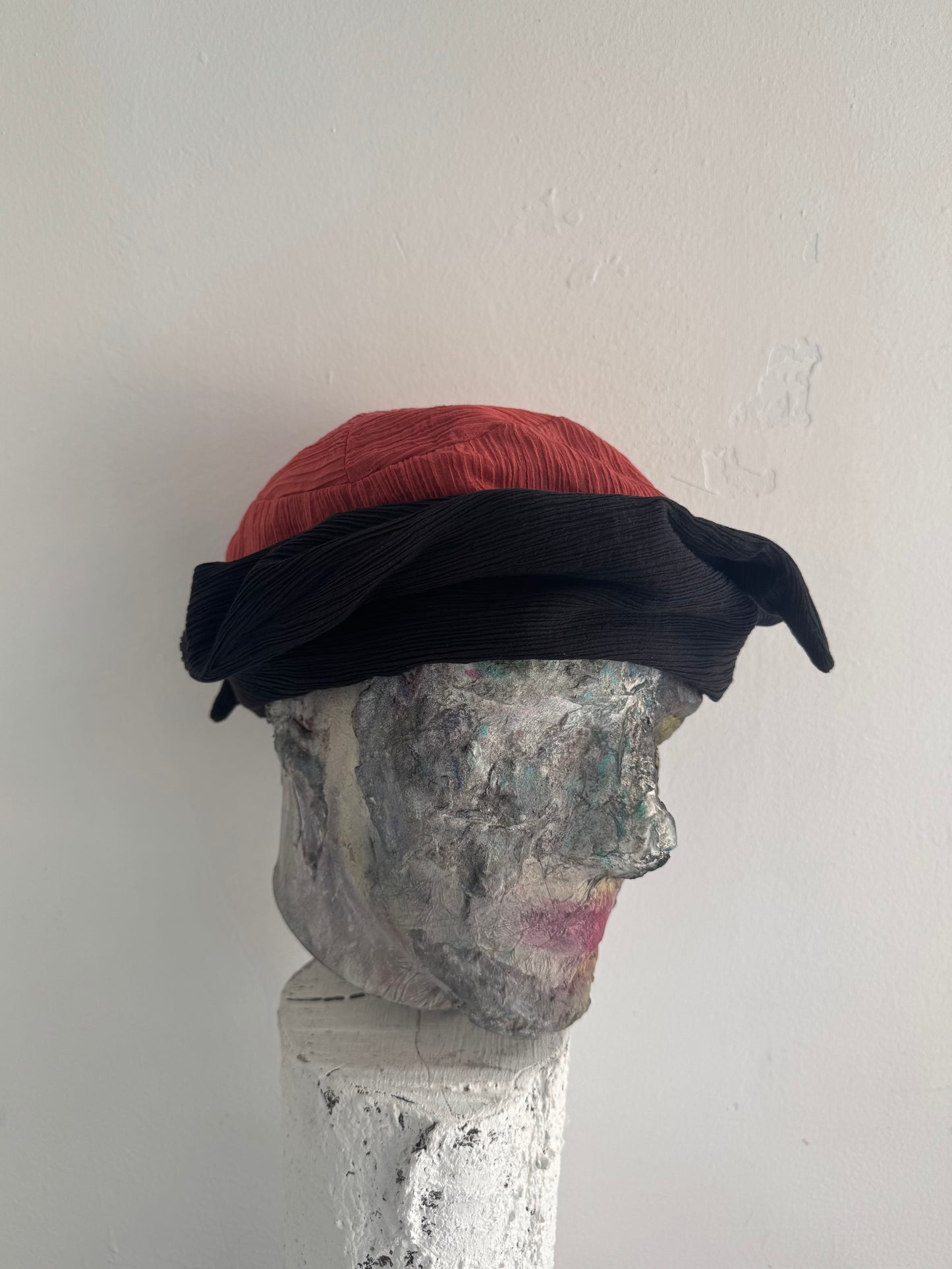 WIRE FORM HAT II