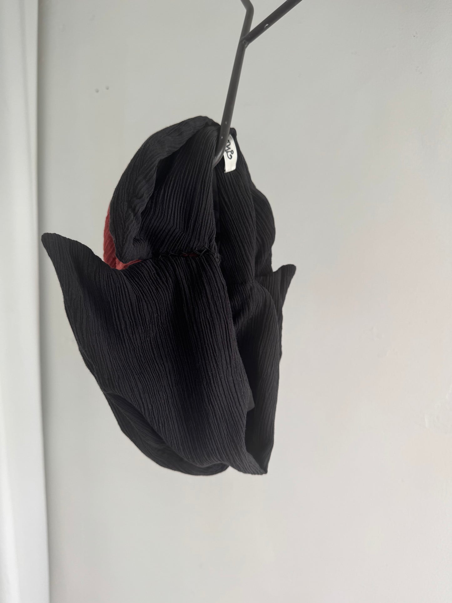 WIRE FORM HAT II