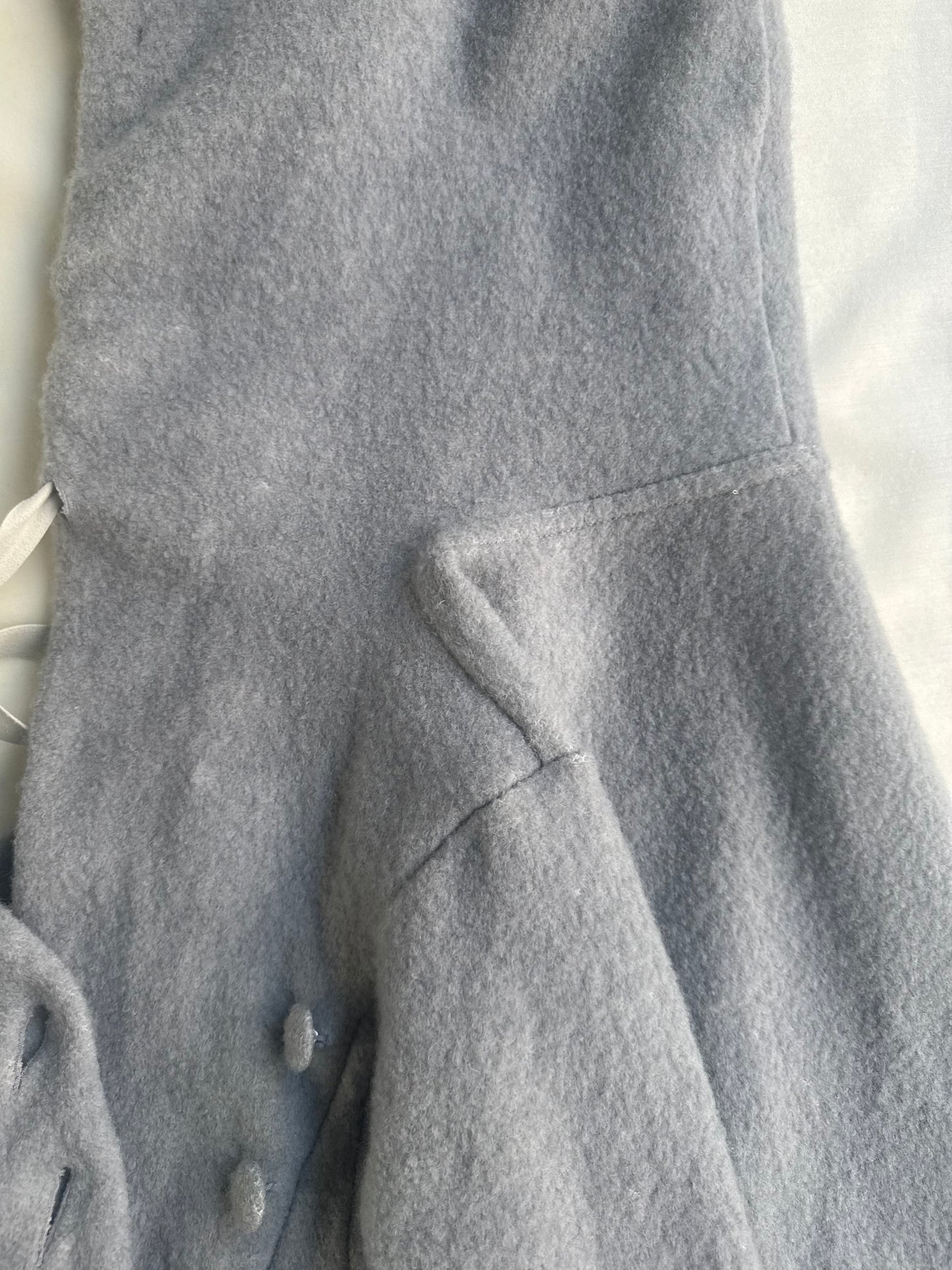 CLOSE HOODED TOP
