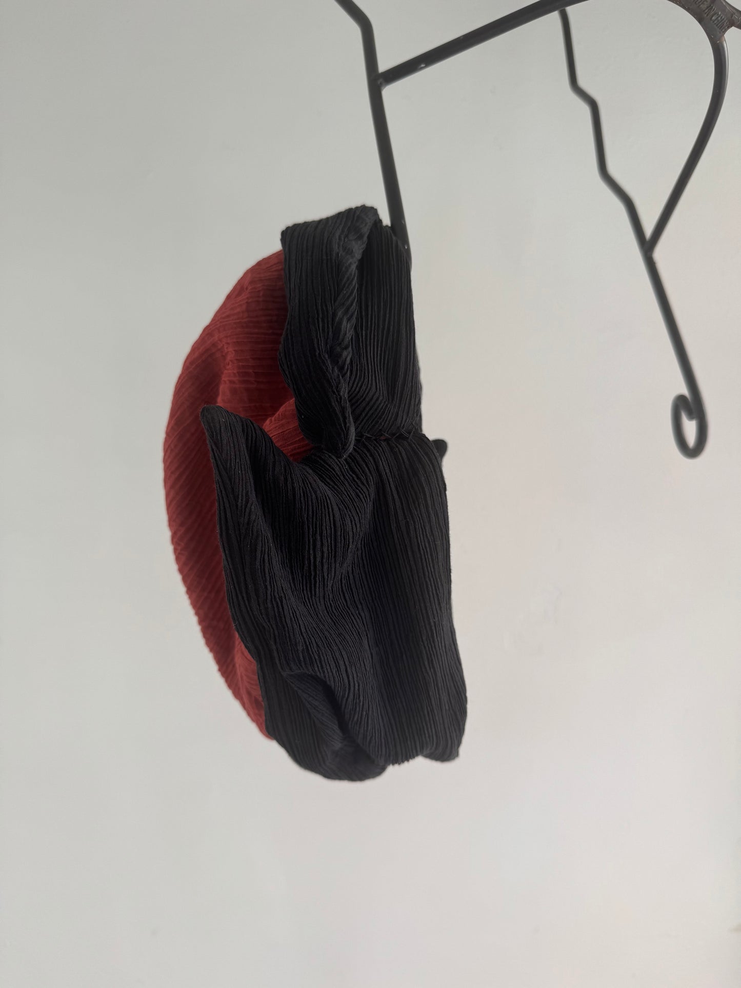 WIRE FORM HAT II