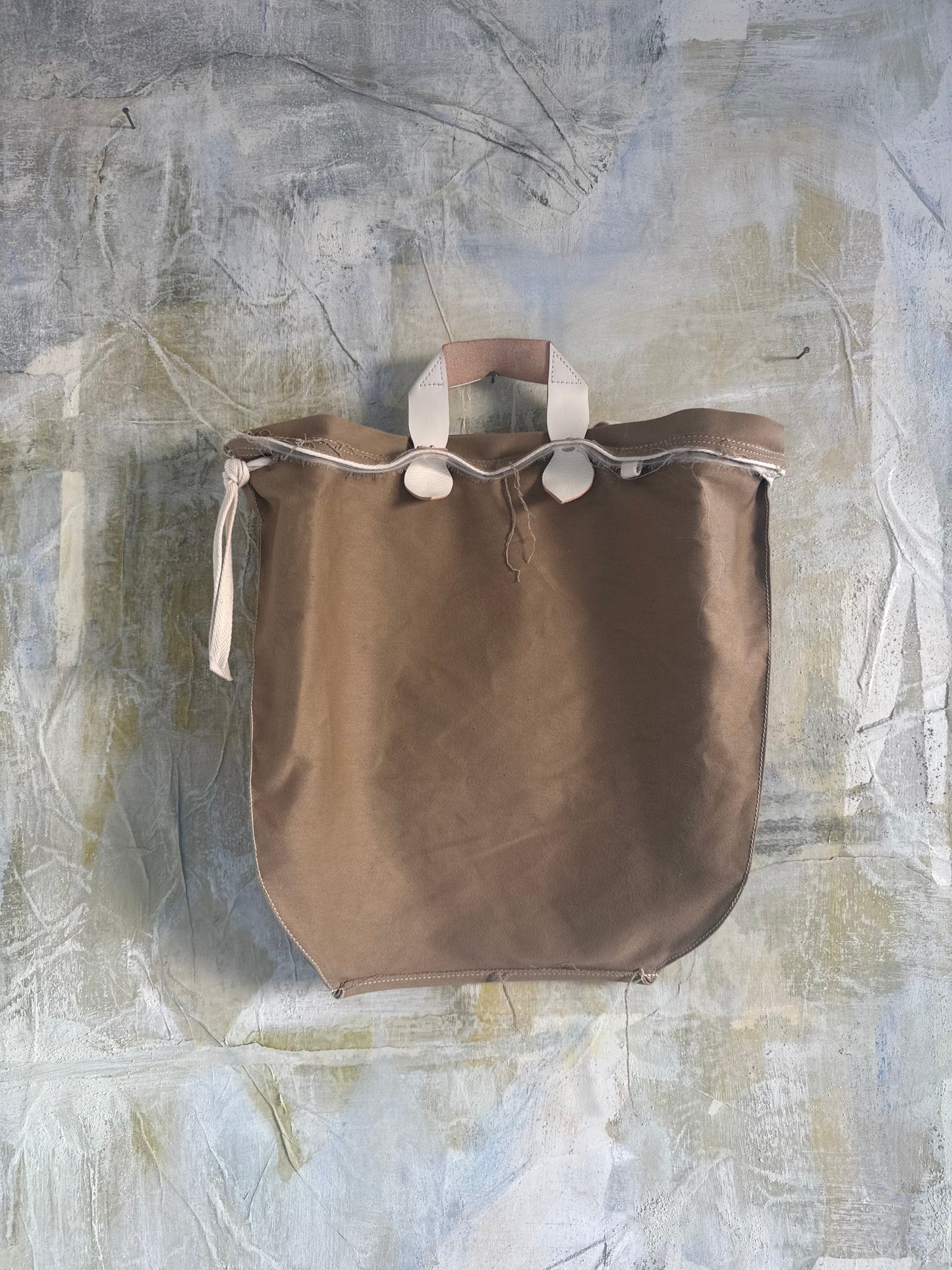 LEAF ARC TOTE BAG
