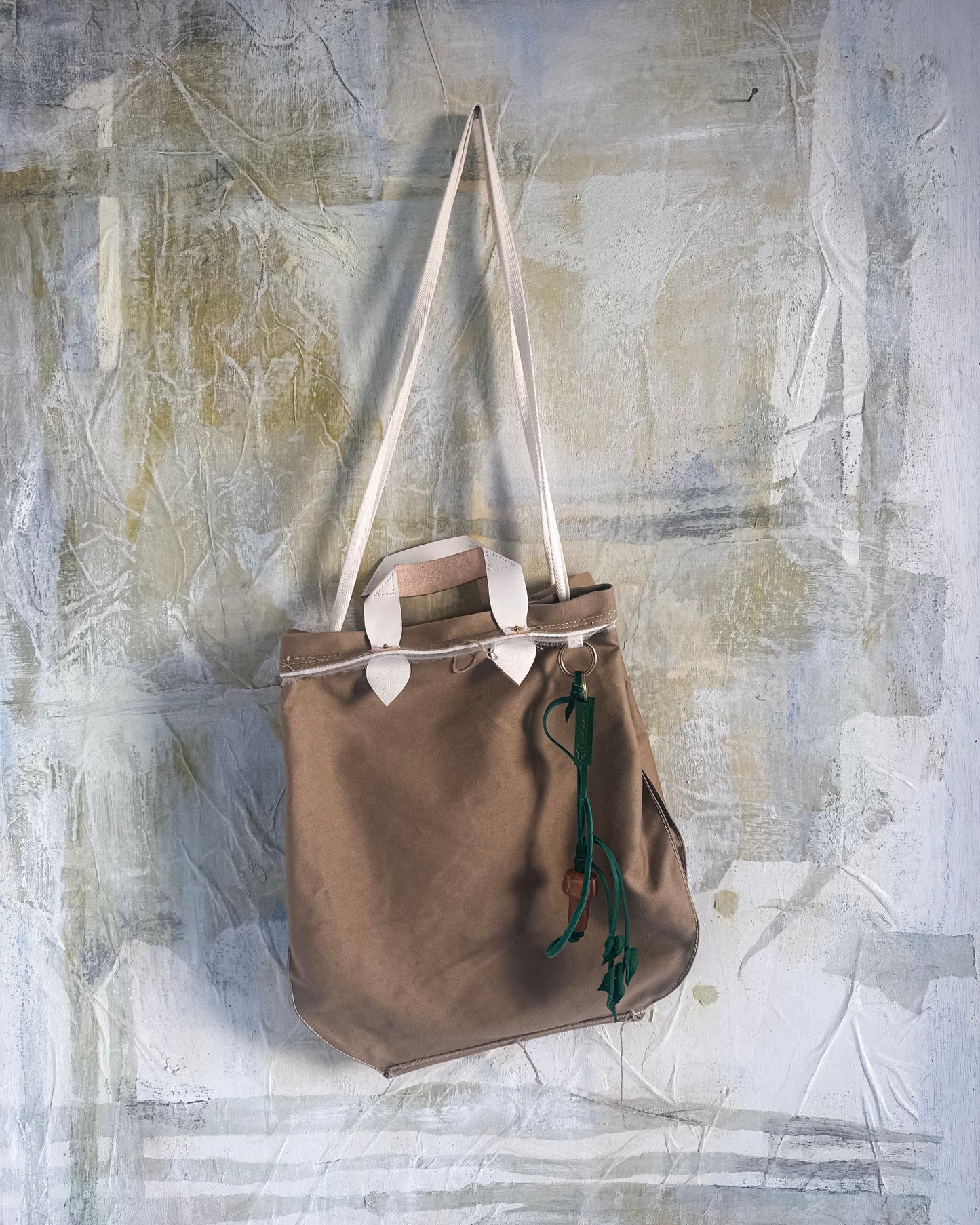 LEAF ARC TOTE BAG